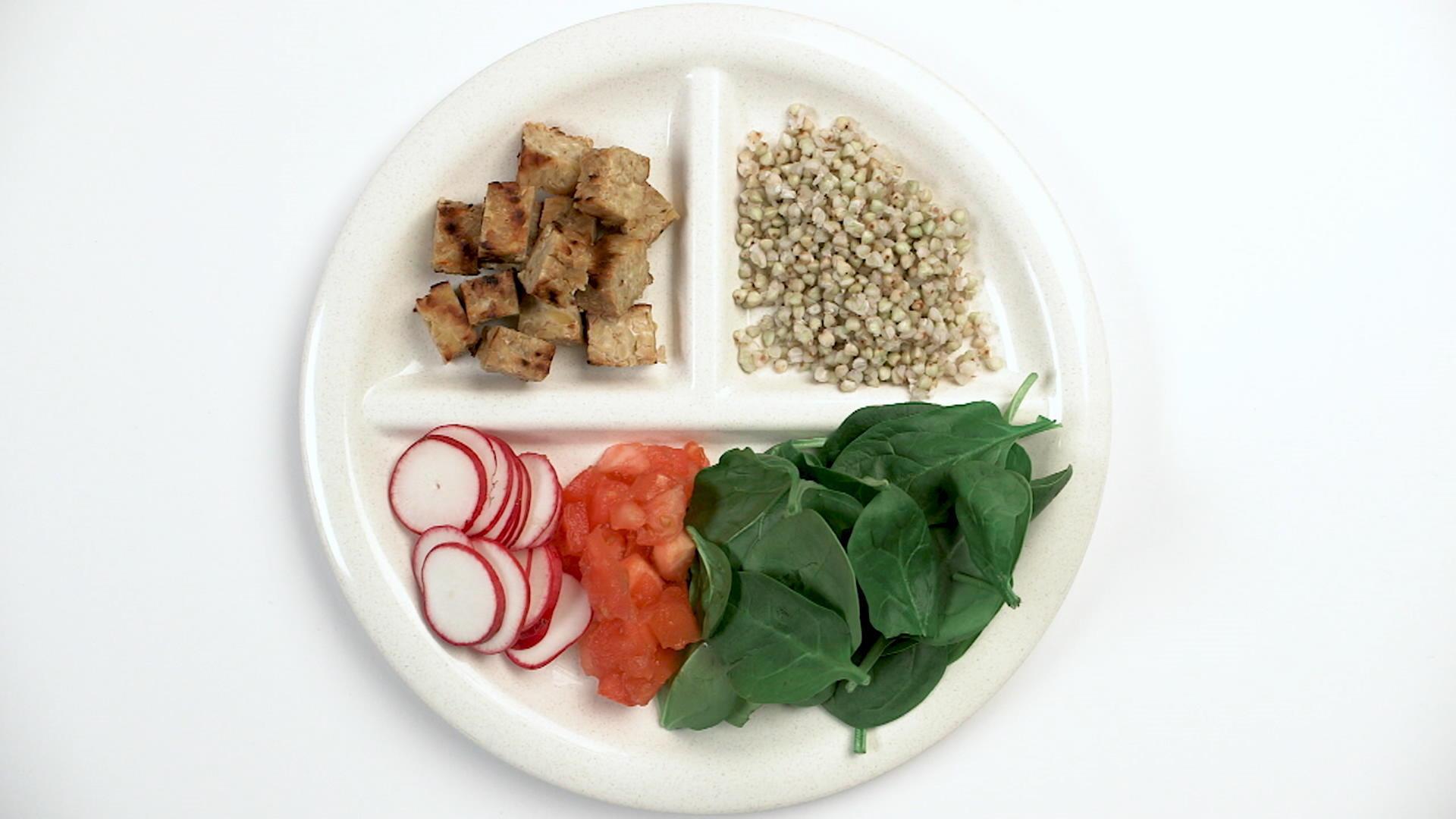 Bol de tempeh et légumes