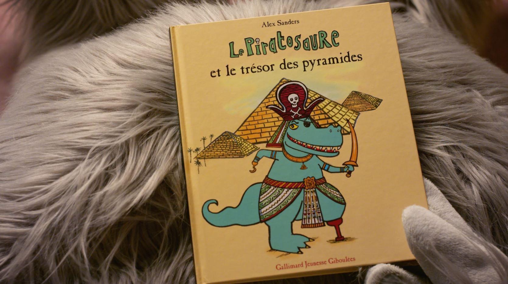 Le piratosaure et le trésor des pyramides